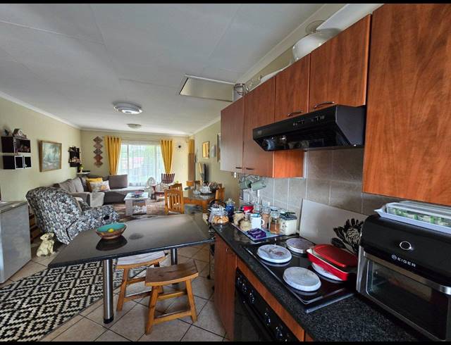 2 BEDROOM TOWNHOUSE FOR SALE IN ELANDSPARK